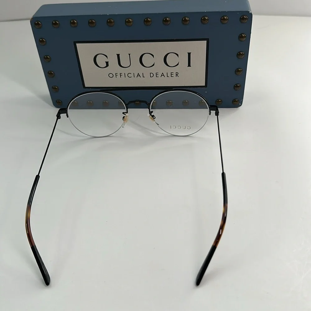 New Gucci GG0682O Oval/Round Eyeglasses – Sleek Metal and Injection Frame Men